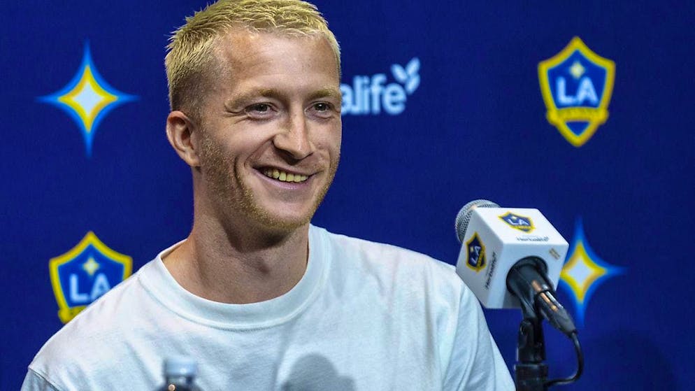 Marco Reus has a good laugh on his debut for LA Galaxy