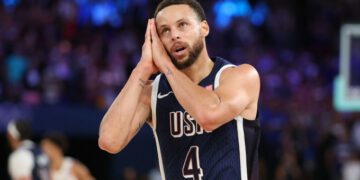 Watch 'Chef Curry' cook in slo-mo in the gold medal game against France