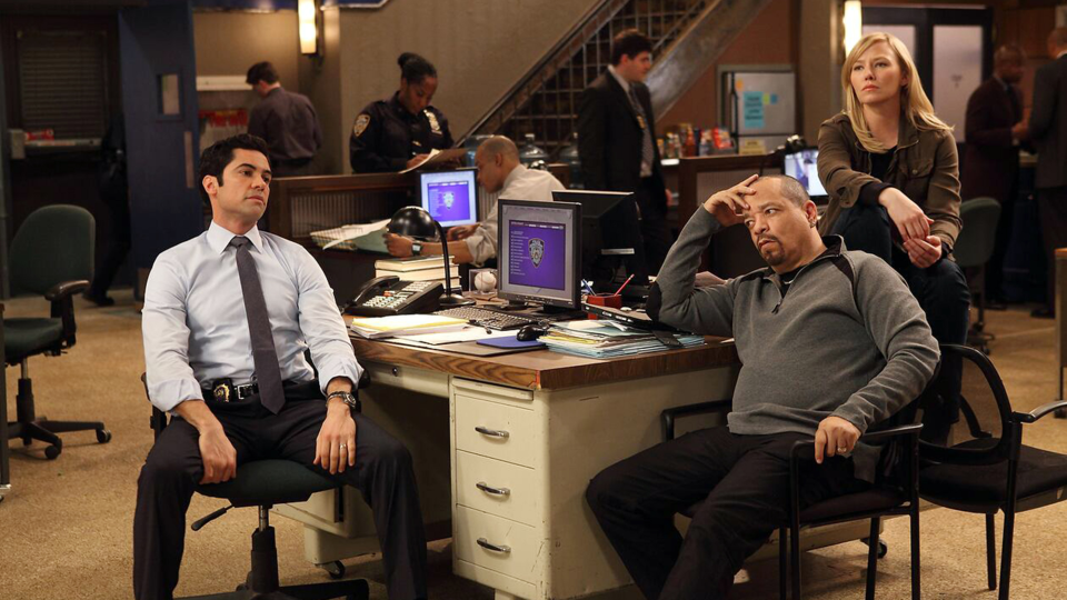 Long-running 'Law & Order' spin-off show 'Law & Order: SVU' (Illustration: Yahoo News; photos: NBC, Getty Images)