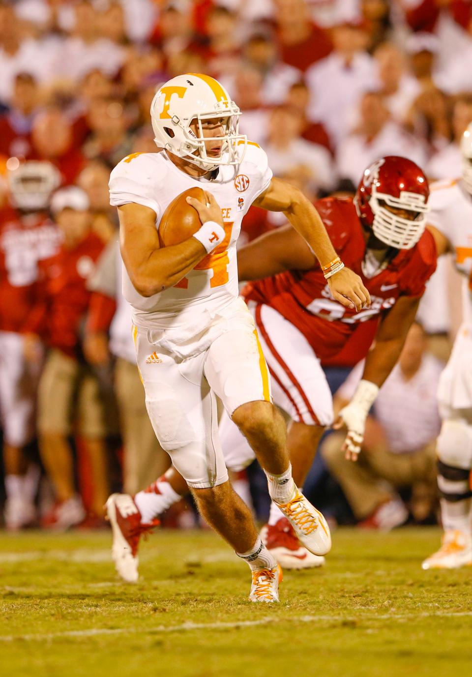 Sep 13, 2014; Norman, OK; Tennessee Volunteers quarterback Justin Worley (14) during the game against the Oklahoma Sooners at Gaylord Family - Oklahoma Memorial Stadium. Mandatory Credit: Kevin Jairaj-USA TODAY Sports