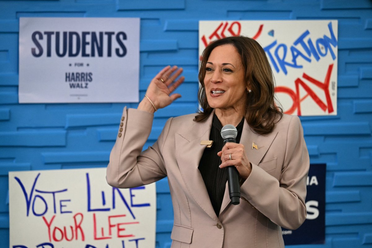 Harris campaigns in Philadelphia