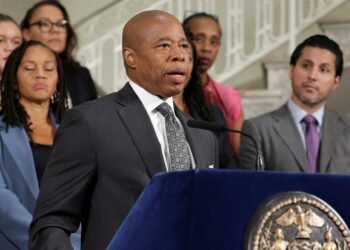 New York City Mayor Eric Adams vows to fight charges in criminal indictment – USA TODAY