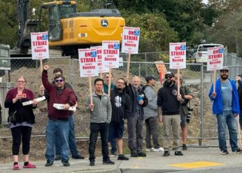 5,000 Textron machinists walk out in Wichita, Kansas, while Boeing workers hold public meeting on strike