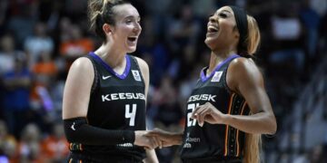 Connecticut Sun oust Fever, advance to semis