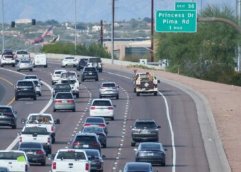 Crash on I-10 near New Mexico-Arizona border kills 3 people