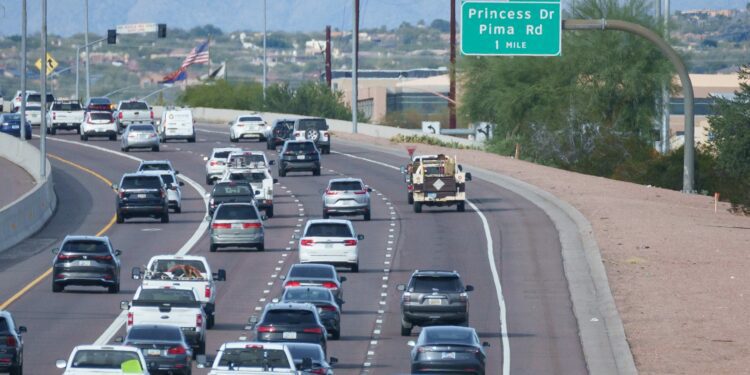 Crash on I-10 near New Mexico-Arizona border kills 3 people