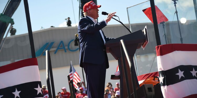 Donald Trump talks border security, economy at Wilmington, NC, rally