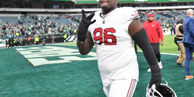 Dec 31, 2023; Philadelphia, Pennsylvania, USA; Arizona Cardinals defensive tackle Naquan Jones (96) against the Philadelphia Eagles at Lincoln Financial Field. Mandatory Credit: Eric Hartline-USA TODAY Sports