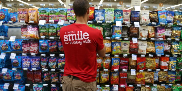 Hy-Vee voted best grocery store in the US. Which others made the list?