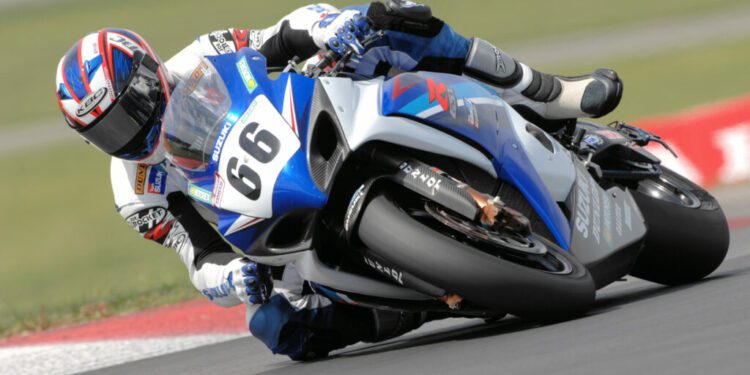 Mat Mladin in AMA Superbike Championship motorcycle race at Mid-Ohio Sports Car Course in Lexington, Ohio, on Saturday, Aug.4, 2007. Photo by Tom Riles