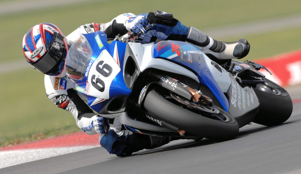 Mat Mladin in AMA Superbike Championship motorcycle race at Mid-Ohio Sports Car Course in Lexington, Ohio, on Saturday, Aug.4, 2007. Photo by Tom Riles