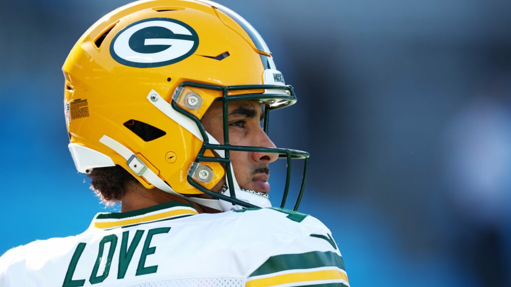 Packers QB suffers apparent leg injury