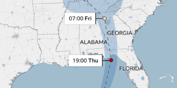 Graphic showing the forecast path of Hurricane Helene. As of 01:00 local time Thursday it was north of Mexico and heading north towards the US. It is due to become a category four hurricane at 19:00 local time on Thursday before making landfall in northern Florida shortly afterwards.