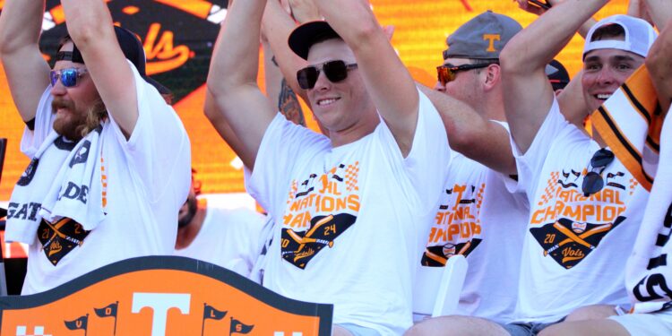 Tennessee baseball walk-up song ‘The Stroke’ played at Neyland Stadium