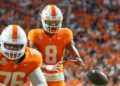 Tennessee quarterback Nico Iamaleava (8) reaches for the ball after a snap during a NCAA game between Tennessee and Kent State