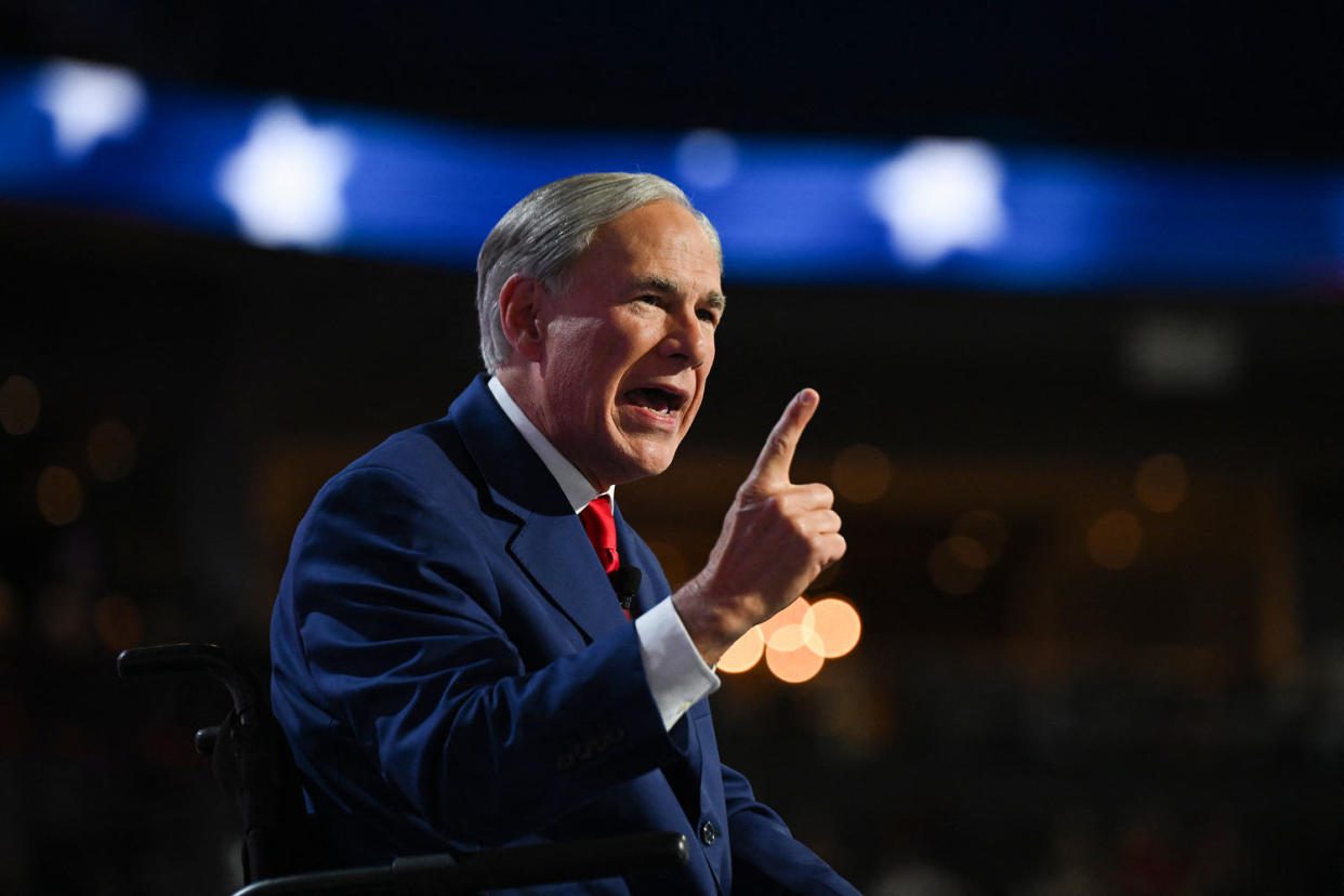 Greg Abbott (Callaghan O'Hare / Reuters file )