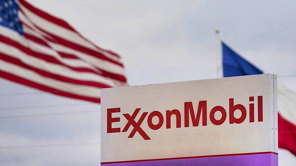 The US state of California has sued the oil company ExxonMobil.