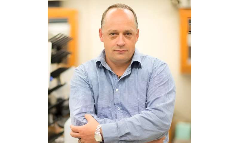 UT Microbiologist Wilhelm Honored as Fellow of the Royal Society of Canada