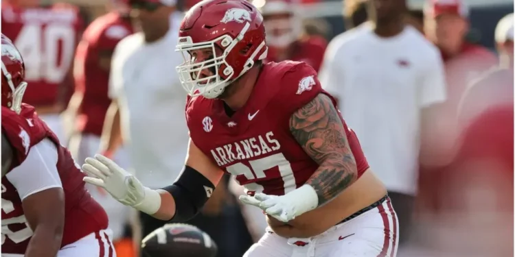 Arkansas offensive lineman Josh Street – IMAGO / ZUMA Press Wire