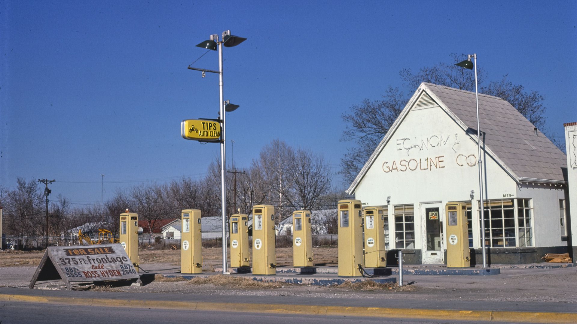 Economy_Gasoline_Co.,_Carlsbad,_New_Mexico_LCCN2017707475