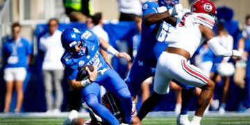 Wildcats get punched, fail to fight back in Saturday's disappointing loss to South Carolina