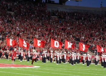 Wisconsin football vs South Dakota score, live game updates